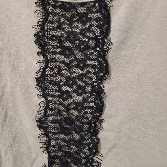 7/$30  🖤 EUC grey Racerback tank with black lace detail - Picture 4 of 7